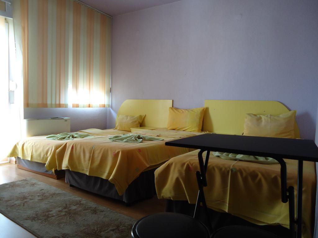 Dionis Hotel Петріч Номер фото